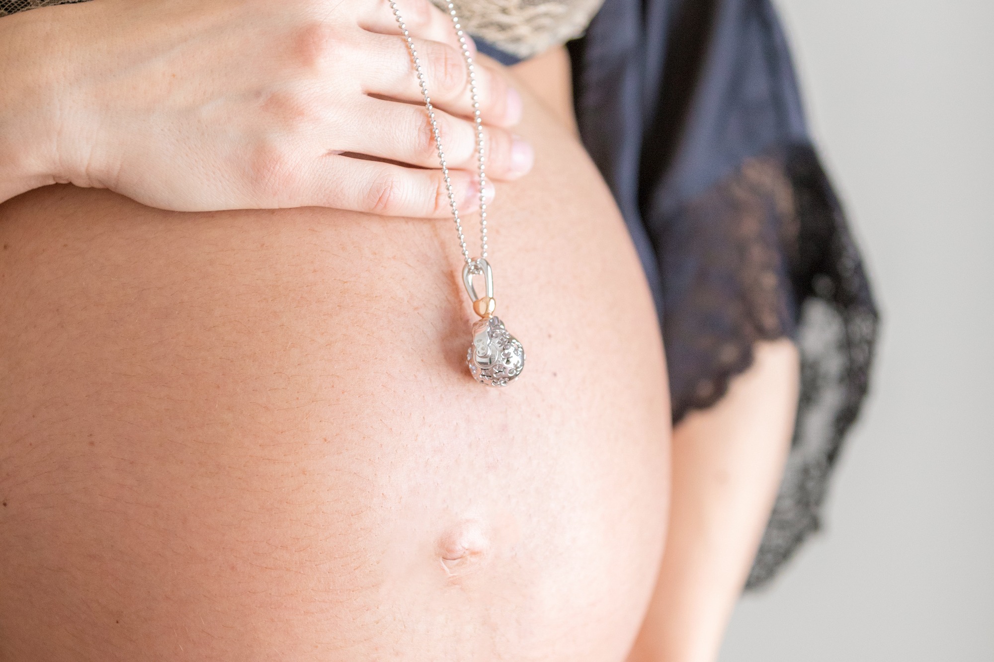 Pourquoi les mamans aiment le collier d'ambre pour les bébés ? - Cap-eveil