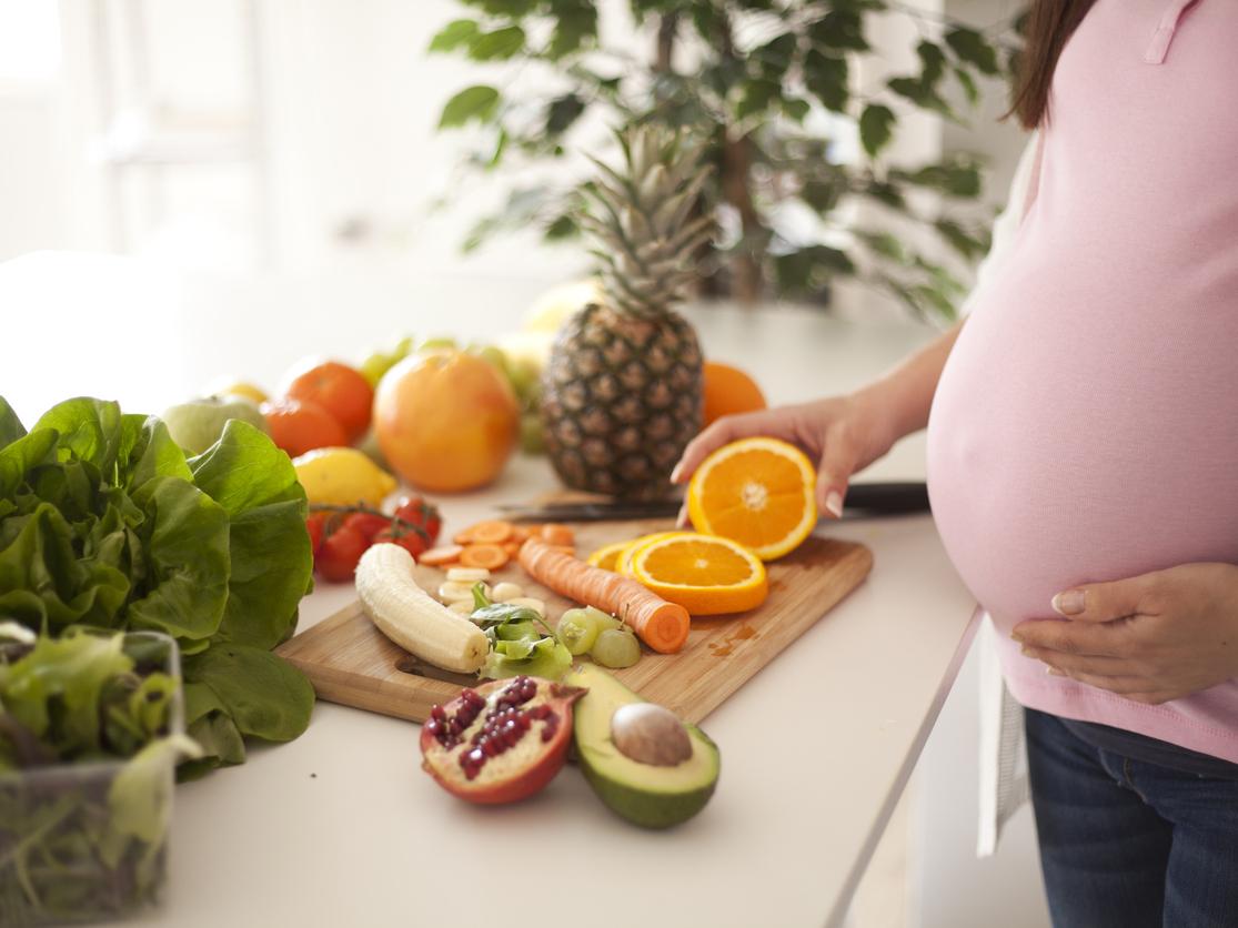Acide folique avant la grossesse : quand commencer ?