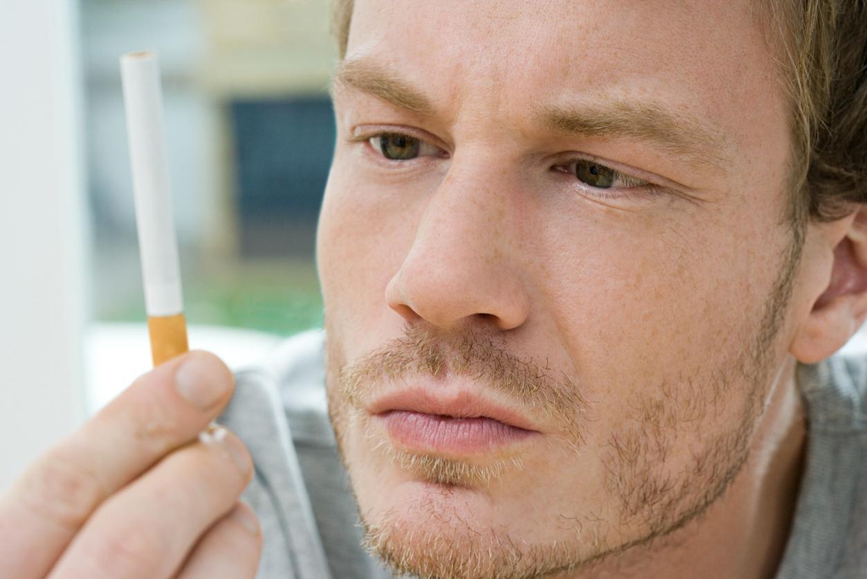Tabac : 7 effets sur notre physique : Mauvaise haleine, dents, peau