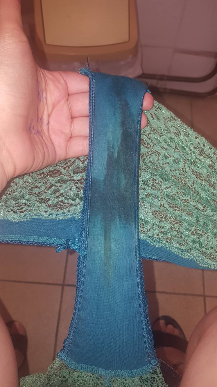Help! 35 weeks. Brown blood on panty liner when I woke up this morning.  **picture included** - August 2021 Babies, Forums