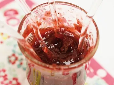 Confiture aux quatre fruits rouges