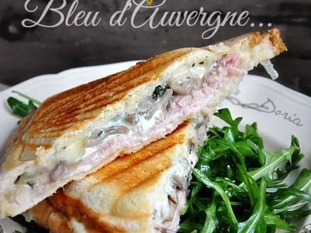 Croque-monsieur jambon, champignons et Bleu d’Auvergne