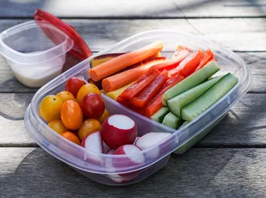 Crudités et olives à volonté 