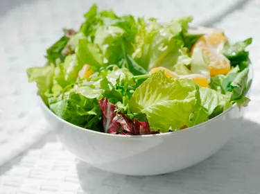 La chicorée (variété de salade) et la laitue