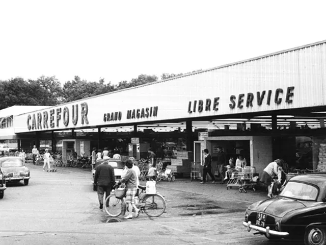 1963 - le premier hypermarché en France